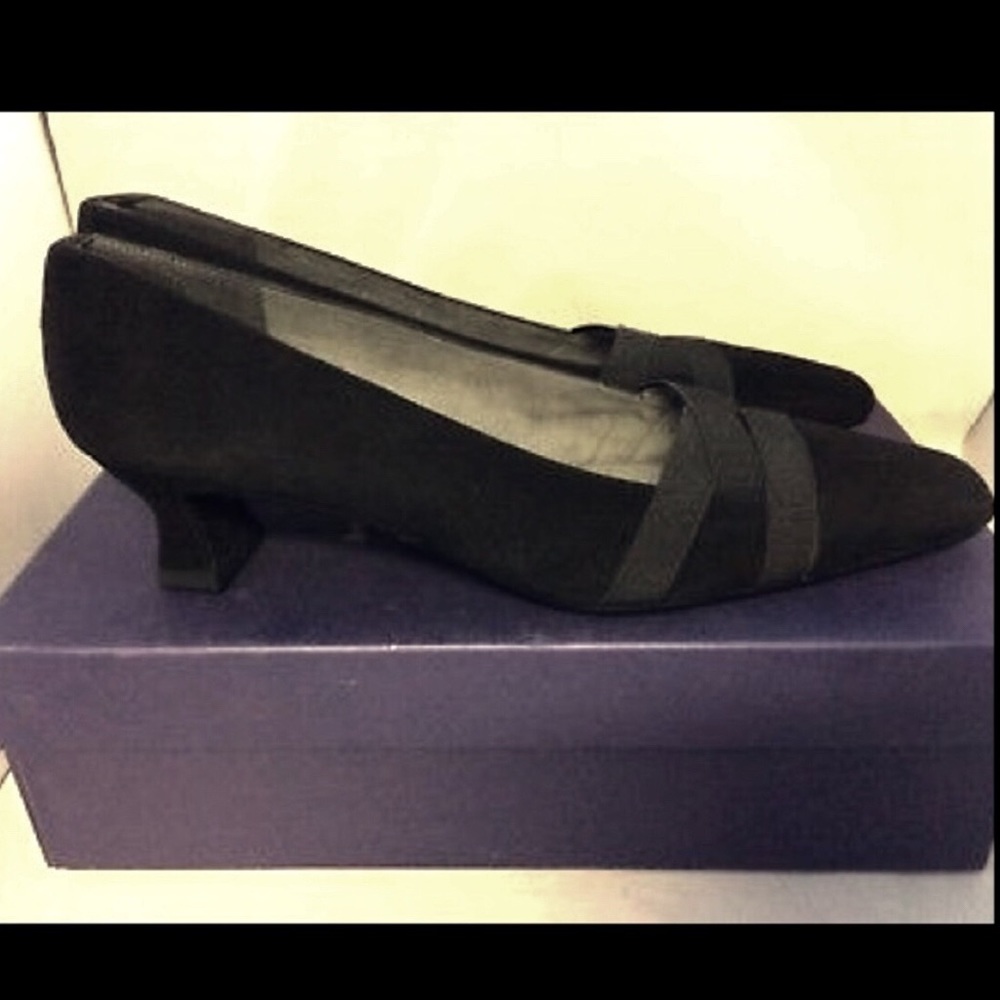 Stuart Weitzman black suede women’s size 8.5 heels